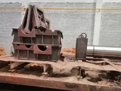 特大型打砂設(shè)備，對所有特大型金屬件表面打砂清除表面雜質(zhì)