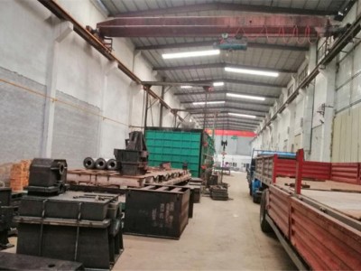 特大型打砂設(shè)備，對所有特大型金屬件表面打砂清除表面雜質(zhì)