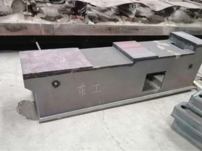 特大型打砂設(shè)備，對所有特大型金屬件表面打砂清除表面雜質(zhì)